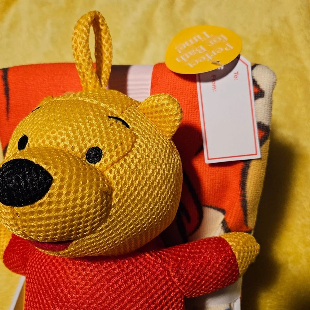 Disney Winnie the Pooh Bath Towel & Bath Buddies Gift Set Babies Kids‎ NWT